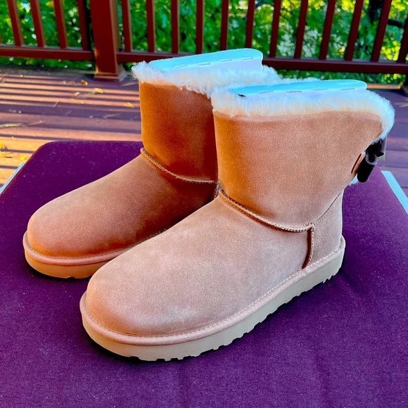 UGG Women’s Suede Mini Bailey Bow Boots - Picture 8 of 8